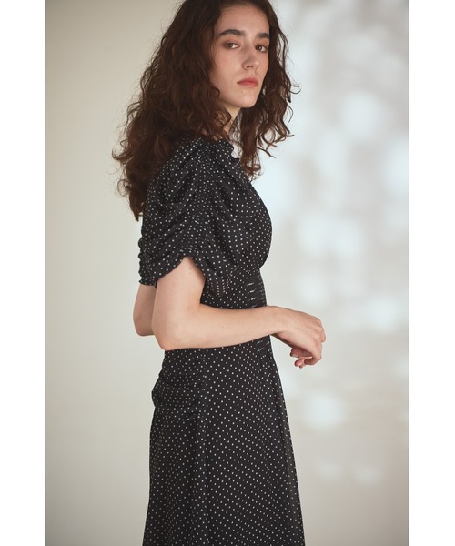 Estella.K(エステラケー)の「Vina Dress ドレープスリーブソフトドレス(ワンピース・レディース・ブラック系その他/レッド/ピンクベージュ・FREE)」の5枚目の写真