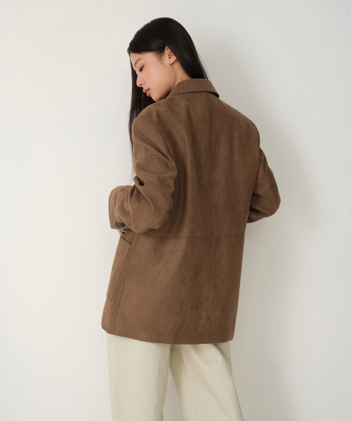 MUSINSA STANDARD WOMAN（ムシンサスタンダードウーマン）の「ウィメンズ シンセティックスエード オーバーサイズ ブレザー [ライトブラウン]（テーラードジャケット・レディース・その他・SMALL/LARGE/X-SMALL/MEDIUM）」の3枚目の写真