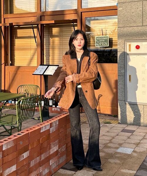 MUSINSA STANDARD WOMAN（ムシンサスタンダードウーマン）の「ウィメンズ シンセティックスエード オーバーサイズ ブレザー [ライトブラウン]（テーラードジャケット・レディース・その他・SMALL/LARGE/X-SMALL/MEDIUM）」の22枚目の写真