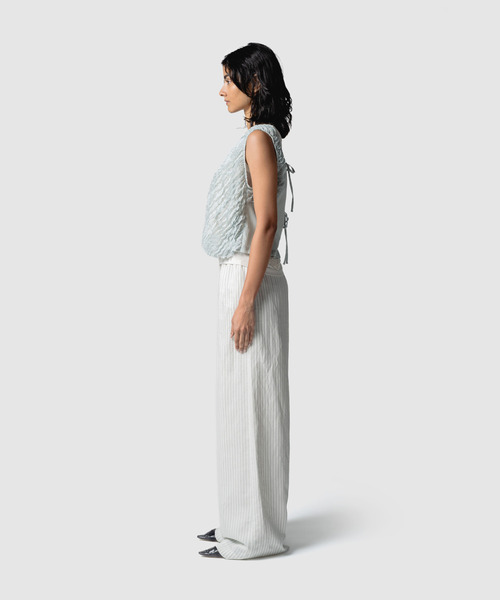 muller of yoshiokubo(ミュラーオブヨシオクボ)の「muller of yoshiokubo ミュラーオブヨシオクボ / RUFFLE CHIFFON LAYER TOP マルチウェイラッフルシフォンレイヤートップス / MLS26205(その他トップス・レディース・ブラック/アイボリー/ブルー・FREE)」の8枚目の写真