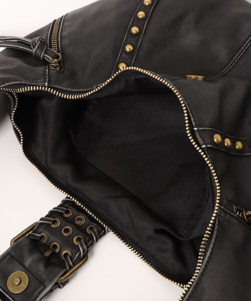 ANAP（アナップ）の「スタッズ vintage加工 フェイク レザー バッグ（ショルダーバッグ・レディース・ブラック/ブラウン・F）」の21枚目の写真