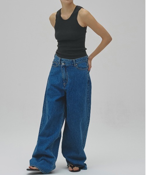 TODAYFUL(トゥデイフル)の「Roundhem Knit Tanktop(タンクトップ・レディース・ダークブラウン/キナリ/チャコールグレー・FREE)」の4枚目の写真