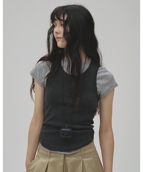 TODAYFUL(トゥデイフル)の「Roundhem Knit Tanktop(タンクトップ・レディース・ダークブラウン/キナリ/チャコールグレー・FREE)」の8枚目の写真