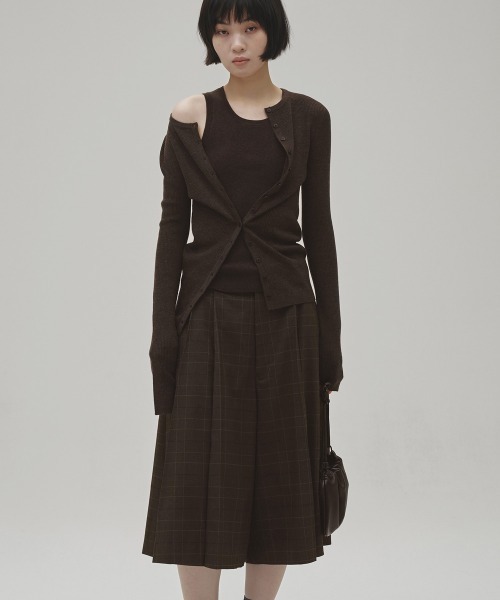 TODAYFUL(トゥデイフル)の「Roundhem Knit Tanktop(タンクトップ・レディース・ダークブラウン/キナリ/チャコールグレー・FREE)」の9枚目の写真