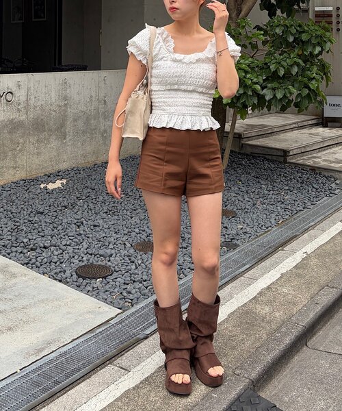 Chico(チコ)の「【2サイズ展開】チャーム付きコンパクトショートパンツ(その他パンツ・レディース・ブラック/チャコールグレー/ブラック系その他2/ホワイト系その他2/ブラウン・SMALL/MEDIUM)」の14枚目の写真
