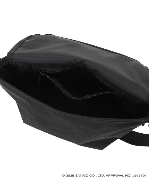 Manhattan Portage（マンハッタンポーテージ）の「NYLON MESSENGER BAG (XS) BP W/DIV MGNT 500D CORDURA KRM（メッセンジャーバッグ・レディース・ブラック・X-SMALL）」の8枚目の写真