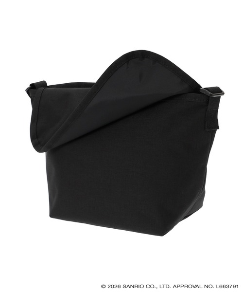 Manhattan Portage（マンハッタンポーテージ）の「NYLON MESSENGER BAG (XS) BP W/DIV MGNT 500D CORDURA KRM（メッセンジャーバッグ・レディース・ブラック・X-SMALL）」の11枚目の写真