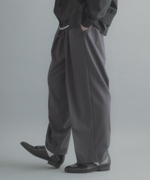 SENSE OF PLACE by URBAN RESEARCH(センスオブプレイスバイアーバンリサーチ)の「『イージーケア』カラー2タックワイドテーパードパンツ(その他パンツ・メンズ・チャコールグレー/ライトベージュ/ブラック・LARGE/MEDIUM)」の13枚目の写真