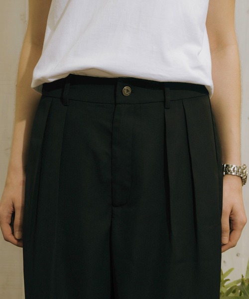 Zooodle（ズードル）の「Pleated wide slacks - タックワイドスラックス -（スラックス・メンズ・ネイビー/ブラック・MEDIUM/LARGE）」の3枚目の写真