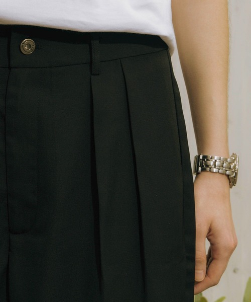 Zooodle（ズードル）の「Pleated wide slacks - タックワイドスラックス -（スラックス・メンズ・ネイビー/ブラック・MEDIUM/LARGE）」の4枚目の写真
