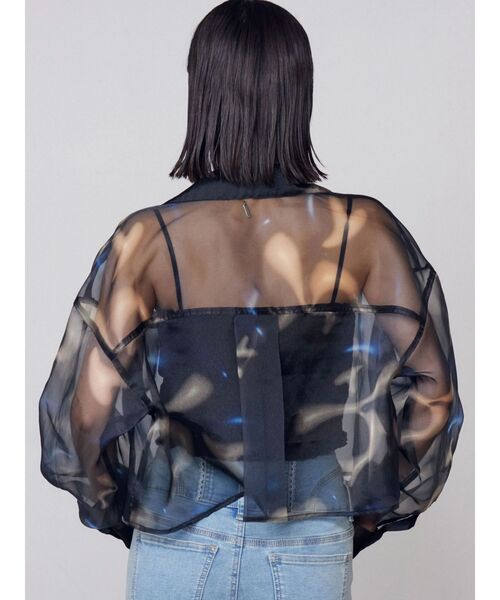 EMODA（エモダ）の「エアリーショートシャツ（シャツ/ブラウス・レディース・ブラック/アイボリー/グレー/ベージュ・FREE）」の7枚目の写真