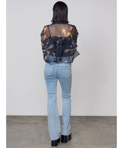 EMODA（エモダ）の「エアリーショートシャツ（シャツ/ブラウス・レディース・ブラック/アイボリー/グレー/ベージュ・FREE）」の10枚目の写真