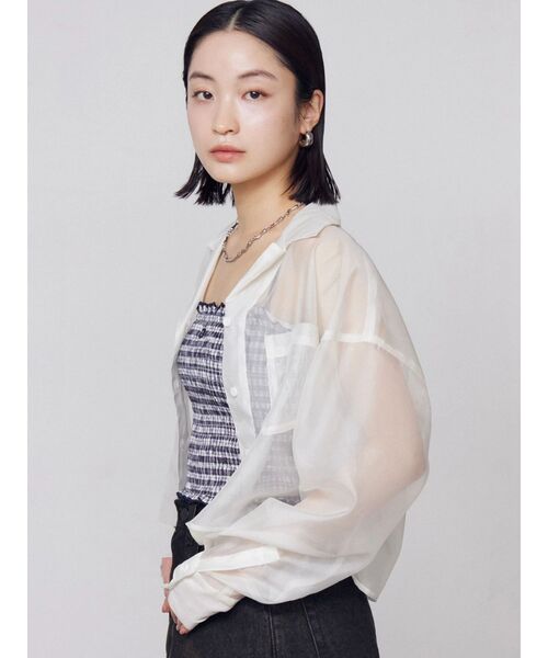 EMODA（エモダ）の「エアリーショートシャツ（シャツ/ブラウス・レディース・ブラック/アイボリー/グレー/ベージュ・FREE）」の12枚目の写真