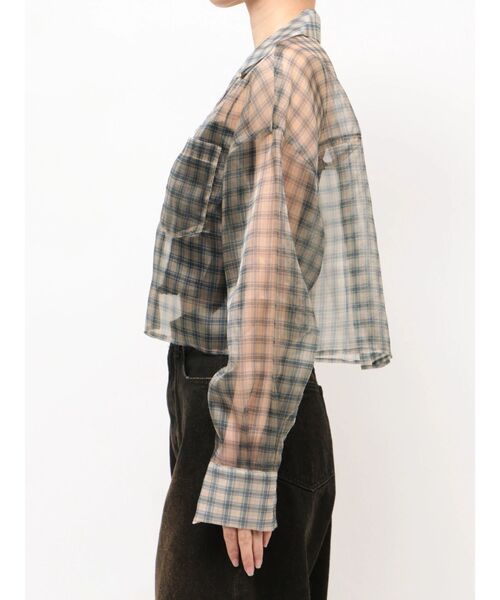 EMODA（エモダ）の「エアリーショートシャツ（シャツ/ブラウス・レディース・ブラック/アイボリー/グレー/ベージュ・FREE）」の21枚目の写真