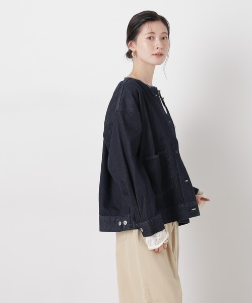 NANO universe（ナノユニバース）の「ノーカラーデニムジャケット（デニムジャケット・レディース・ライトブルー/ダークネイビー/ネイビー・FREE）」の19枚目の写真