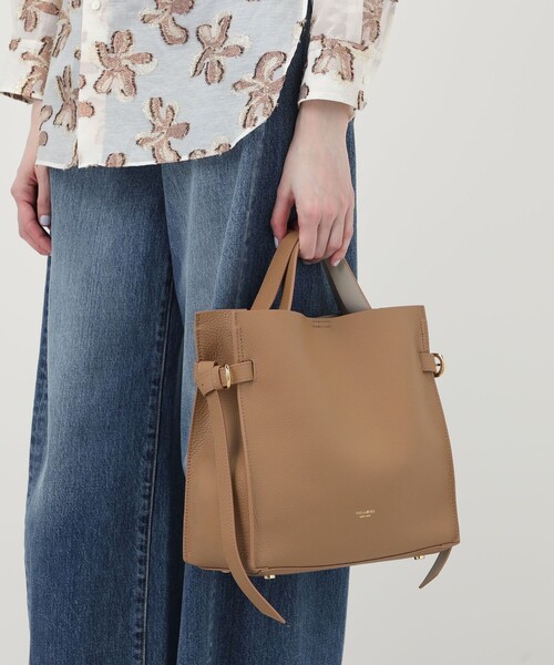 VIOLAd'ORO(ヴィオラドーロ)の「VIOLAd'ORO TRERO サイドベルト トートバッグ(トートバッグ・レディース・ベージュ/ブラック・FREE)」の3枚目の写真