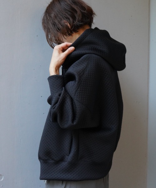 ROBES&CONFECTIONS(ローブスコンフェクションズ)の「Robes & Confections(ローブス&コンフェクションズ)別注パンチングパーカー(パーカー・レディース・グレー/ブラック/ホワイト・1)」の8枚目の写真