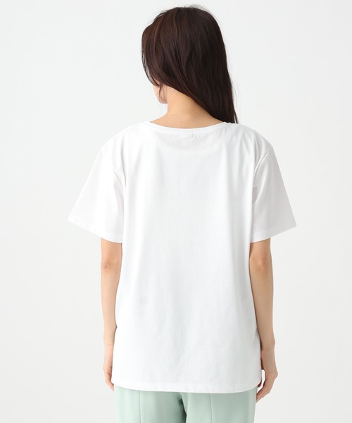 Elura（エルーラ）の「≪接触冷感・汗ジミ軽減≫サマ見えロゴTシャツ/666208（Tシャツ/カットソー・レディース・ホワイト/ダークブラウン/グレイッシュベージュ・FREE）」の9枚目の写真