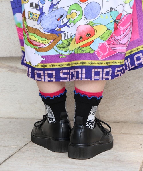ScoLar(スカラー)の「88J18804:メロウフリルスカラー柄ソックス(ソックス/靴下・レディース・ブラック/グリーン・FREE)」の5枚目の写真