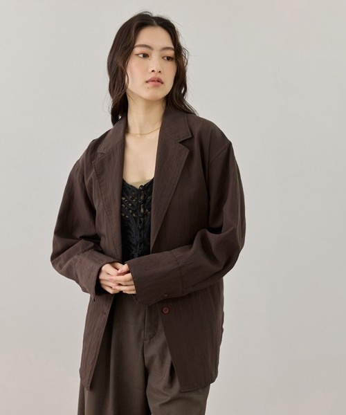 ADAM ET ROPE'(アダムエロペ)の「【一部WEB限定カラー】シャツジャケット(テーラードジャケット・レディース・ブラック/ダークブラウン/オフホワイト・36/38)」の18枚目の写真