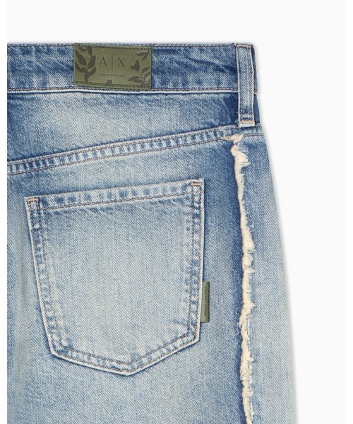 ARMANI EXCHANGE(アルマーニエクスチェンジ)の「【A|X アルマーニ エクスチェンジ】IA パッチワークデザイン デニムパンツ_J52 LOW RISE RELAXED(デニムパンツ・レディース・インディゴブルー・24inch/25inch/26inch/27inch/28inch/29inch)」の3枚目の写真