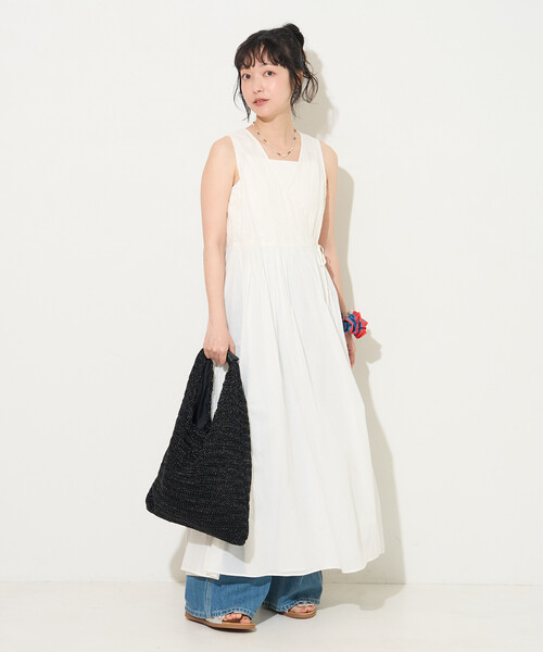 FREAK'S STORE(フリークスストア)の「インドボイル カシュクール 同色刺繍 ノースリワンピース(ワンピース・レディース・ブラック/オフホワイト/マスタード・フリ-)」の2枚目の写真