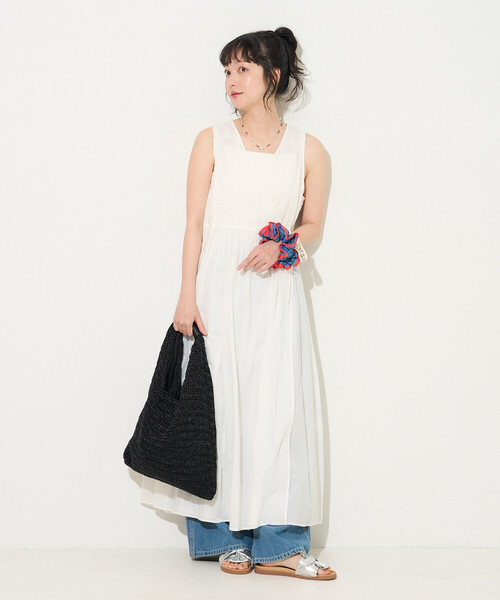 FREAK'S STORE(フリークスストア)の「インドボイル カシュクール 同色刺繍 ノースリワンピース(ワンピース・レディース・ブラック/オフホワイト/マスタード・フリ-)」の8枚目の写真