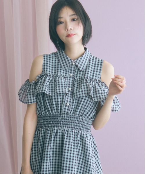 marun(マルン)の「<大きいサイズ>シアーチェックオープンショルダーシャツワンピース marun(ワンピース・レディース・クリーム/ブラック系・5L/4L/3L/LL/L)」の5枚目の写真
