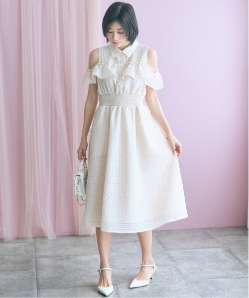 marun(マルン)の「<大きいサイズ>シアーチェックオープンショルダーシャツワンピース marun(ワンピース・レディース・クリーム/ブラック系・5L/4L/3L/LL/L)」の7枚目の写真
