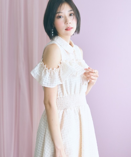 marun(マルン)の「<大きいサイズ>シアーチェックオープンショルダーシャツワンピース marun(ワンピース・レディース・クリーム/ブラック系・5L/4L/3L/LL/L)」の15枚目の写真
