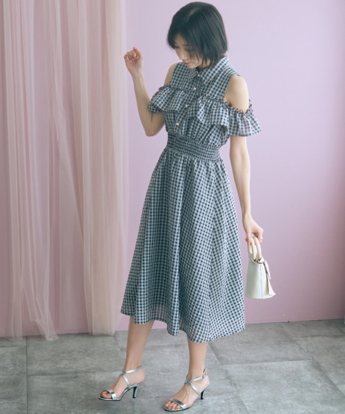 marun(マルン)の「<大きいサイズ>シアーチェックオープンショルダーシャツワンピース marun(ワンピース・レディース・クリーム/ブラック系・5L/4L/3L/LL/L)」の16枚目の写真