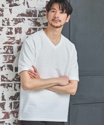Nowadays by MEN'S BIGI（ナウアデイズバイメンズビギ）の「タックジャガードVネックTシャツ（Tシャツ/カットソー）」