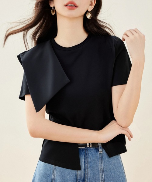 AMAJI(アマジ)の「アシンメトリー切替 レイヤー風 半袖 クルーネック フロントスリット トップス(Tシャツ/カットソー・レディース・ブラック・X-LARGE/LARGE/MEDIUM/SMALL)」の2枚目の写真