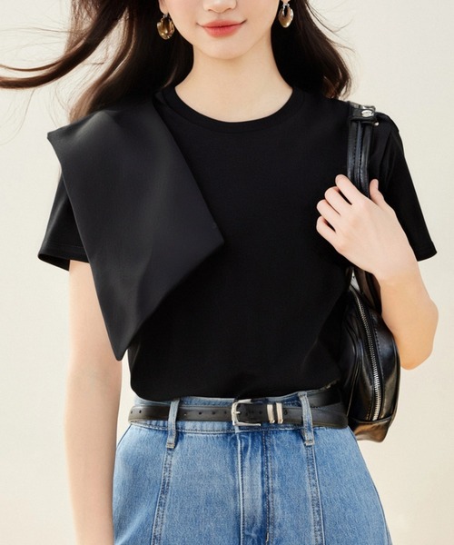 AMAJI(アマジ)の「アシンメトリー切替 レイヤー風 半袖 クルーネック フロントスリット トップス(Tシャツ/カットソー・レディース・ブラック・X-LARGE/LARGE/MEDIUM/SMALL)」の5枚目の写真