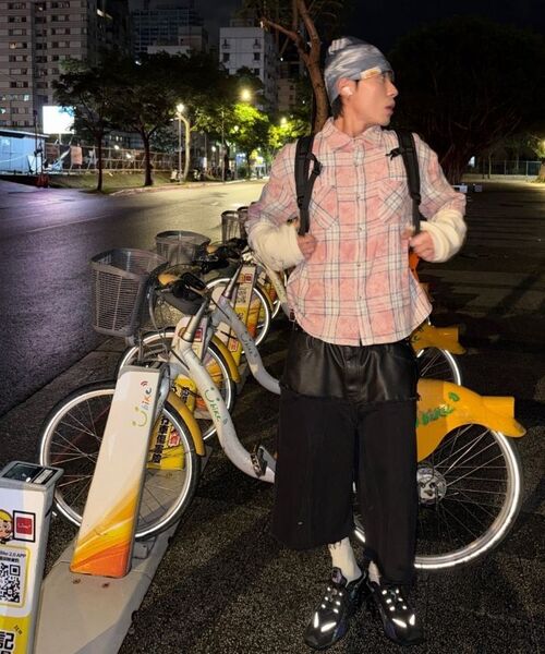 ROARINGRAD（ロアリングラド）の「レイヤードカーボンバermudaデニムパンツブラック（デニムパンツ・レディース・その他・LARGE/MEDIUM）」の22枚目の写真