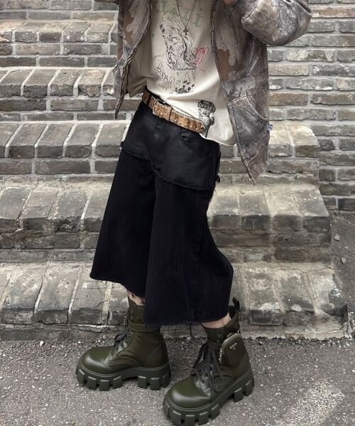 ROARINGRAD（ロアリングラド）の「レイヤードカーボンバermudaデニムパンツブラック（デニムパンツ・レディース・その他・LARGE/MEDIUM）」の4枚目の写真