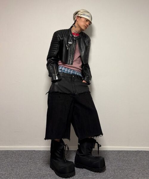 ROARINGRAD（ロアリングラド）の「レイヤードカーボンバermudaデニムパンツブラック（デニムパンツ・レディース・その他・LARGE/MEDIUM）」の9枚目の写真