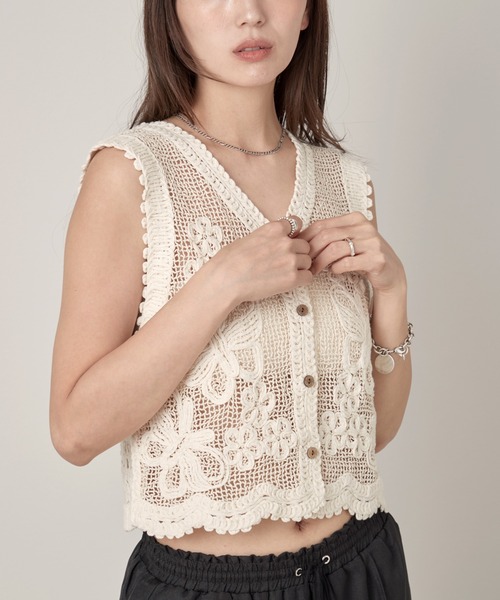 OFROOM(オフルーム)の「Crochet Open Front Vest|クロシェオープンフロントベスト(ベスト・レディース・ベージュ/ホワイト・FREE)」の15枚目の写真