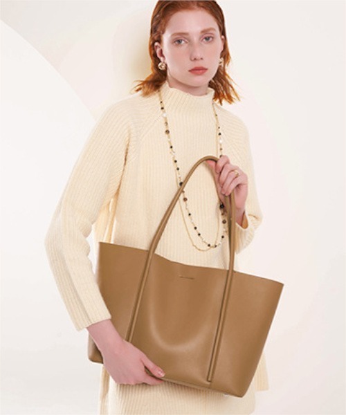 NiiNa(ニーナ)の「【 NiiNa / ニーナ 】高品質牛革 大容量 レザートートバッグ(トートバッグ・レディース・ブラウン/キャメル/ベージュ・FREE)」の22枚目の写真