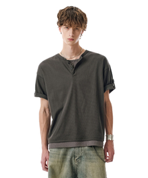 SECONDMONO（セカンドモノローグ）の「Layered Henley Roll-Up Tee [CHARCOAL]_SETS057CHARCOAL（Tシャツ/カットソー）」