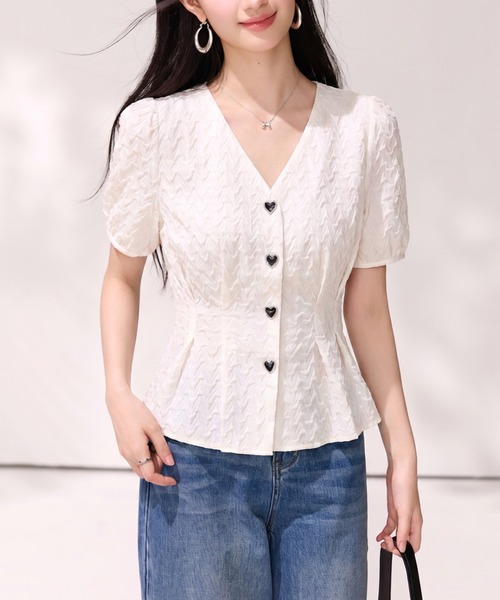 AMAJI(アマジ)の「Vネック パフスリーブ シフォンブラウス(シャツ/ブラウス・レディース・ホワイト・SMALL/MEDIUM/LARGE/X-LARGE)」の1枚目の写真