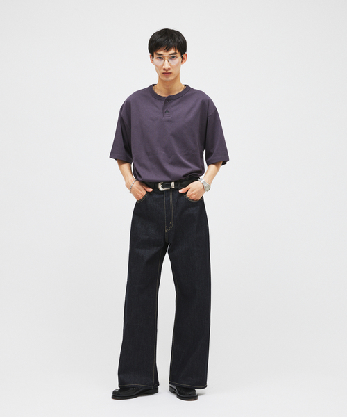 JOURNAL STANDARD(ジャーナルスタンダード)の「シルケット 2ボタン ヘンリネック Tシャツ(Tシャツ/カットソー・メンズ・ブラック/ホワイト/ブラック系その他/コバルトブルー/ベージュ系その他・MEDIUM/LARGE)」の6枚目の写真
