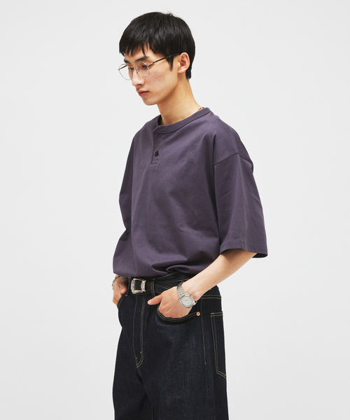 JOURNAL STANDARD(ジャーナルスタンダード)の「シルケット 2ボタン ヘンリネック Tシャツ(Tシャツ/カットソー・メンズ・ブラック/ホワイト/ブラック系その他/コバルトブルー/ベージュ系その他・MEDIUM/LARGE)」の8枚目の写真