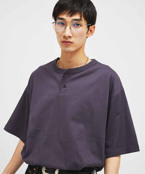 JOURNAL STANDARD(ジャーナルスタンダード)の「シルケット 2ボタン ヘンリネック Tシャツ(Tシャツ/カットソー・メンズ・ブラック/ホワイト/ブラック系その他/コバルトブルー/ベージュ系その他・MEDIUM/LARGE)」の13枚目の写真