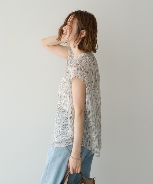 YECCA VECCA（イェッカヴェッカ）の「シアードット柄ブラウス（シャツ/ブラウス・レディース・ブラック/オフホワイト・FREE）」の6枚目の写真