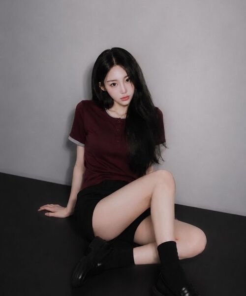 IDWS(アイドンワナセル)の「Layered Henley Neck T-Shirt Burgundy(Tシャツ/カットソー・レディース・その他・1/2/0)」の21枚目の写真