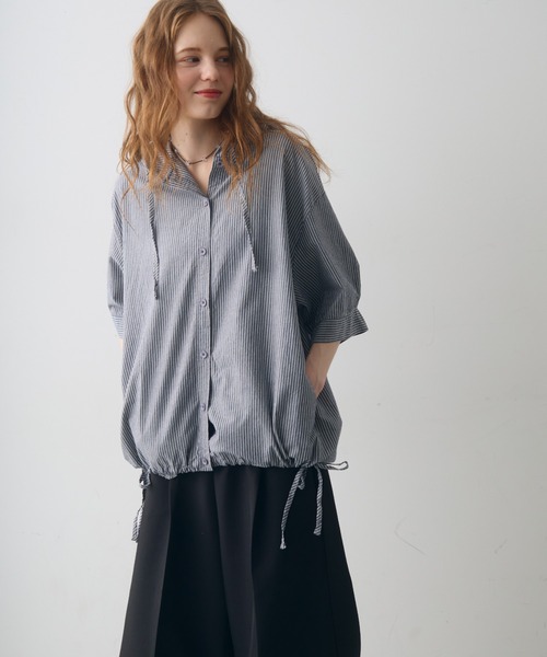 Crisp(クリスプ)の「stripe hoodie shirt / ストライプフーディーシャツ(シャツ/ブラウス・レディース・アイボリー/グレー・FREE)」の3枚目の写真