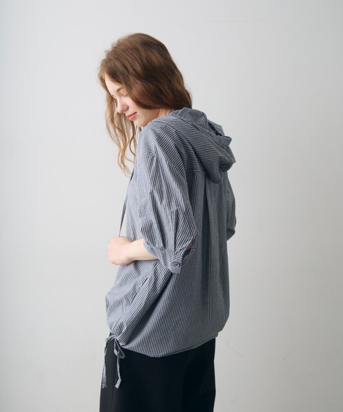 Crisp(クリスプ)の「stripe hoodie shirt / ストライプフーディーシャツ(シャツ/ブラウス・レディース・アイボリー/グレー・FREE)」の9枚目の写真