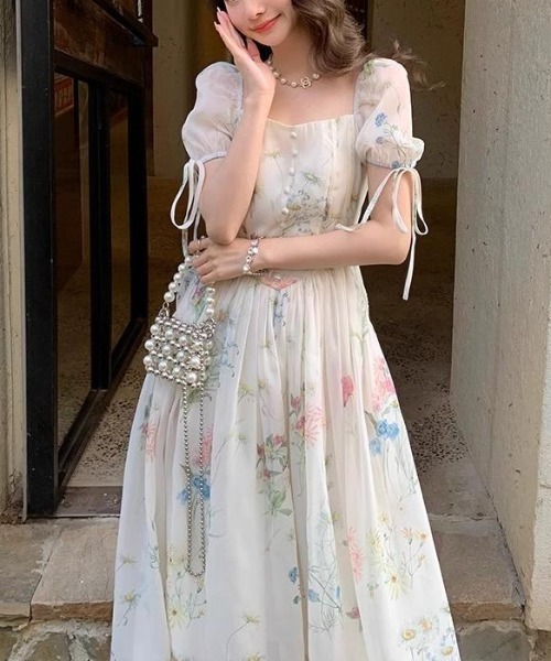 LUCPY(ラクピー)の「フラワーシアーパフスリーブワンピース(ワンピース・レディース・ホワイト・LARGE/MEDIUM/SMALL/X-LARGE)」の5枚目の写真