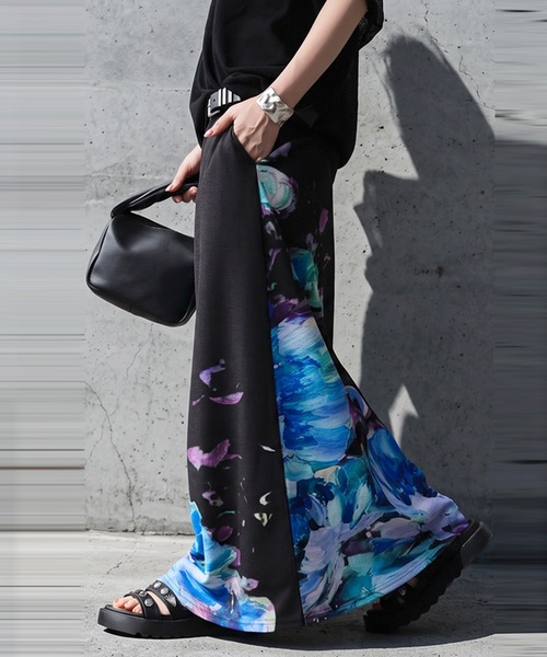 antiqua(アンティカ)の「花柄 Aライン ロングスカート(スカート・レディース・アイボリー/ブラック・ONESIZE)」の8枚目の写真